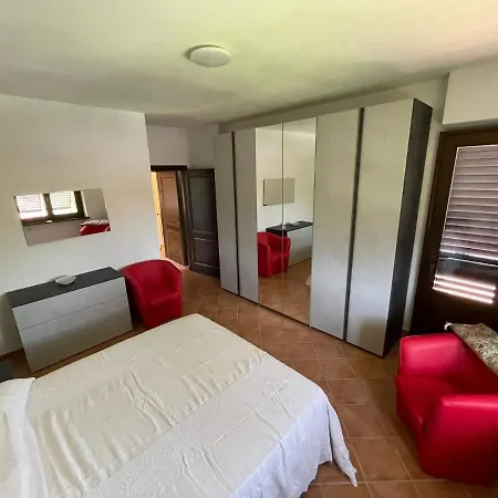 Lori Villa *
