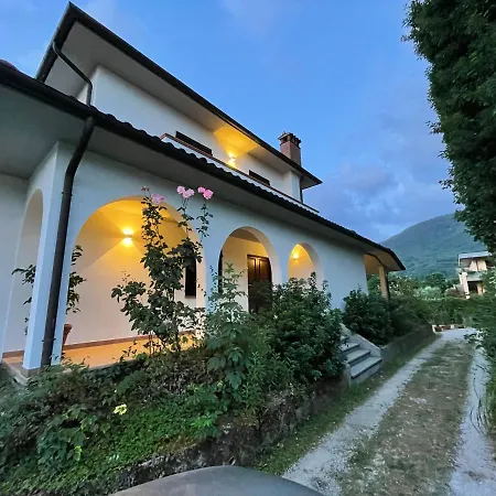 Lori Villa *