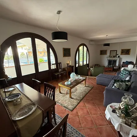 Lori Villa